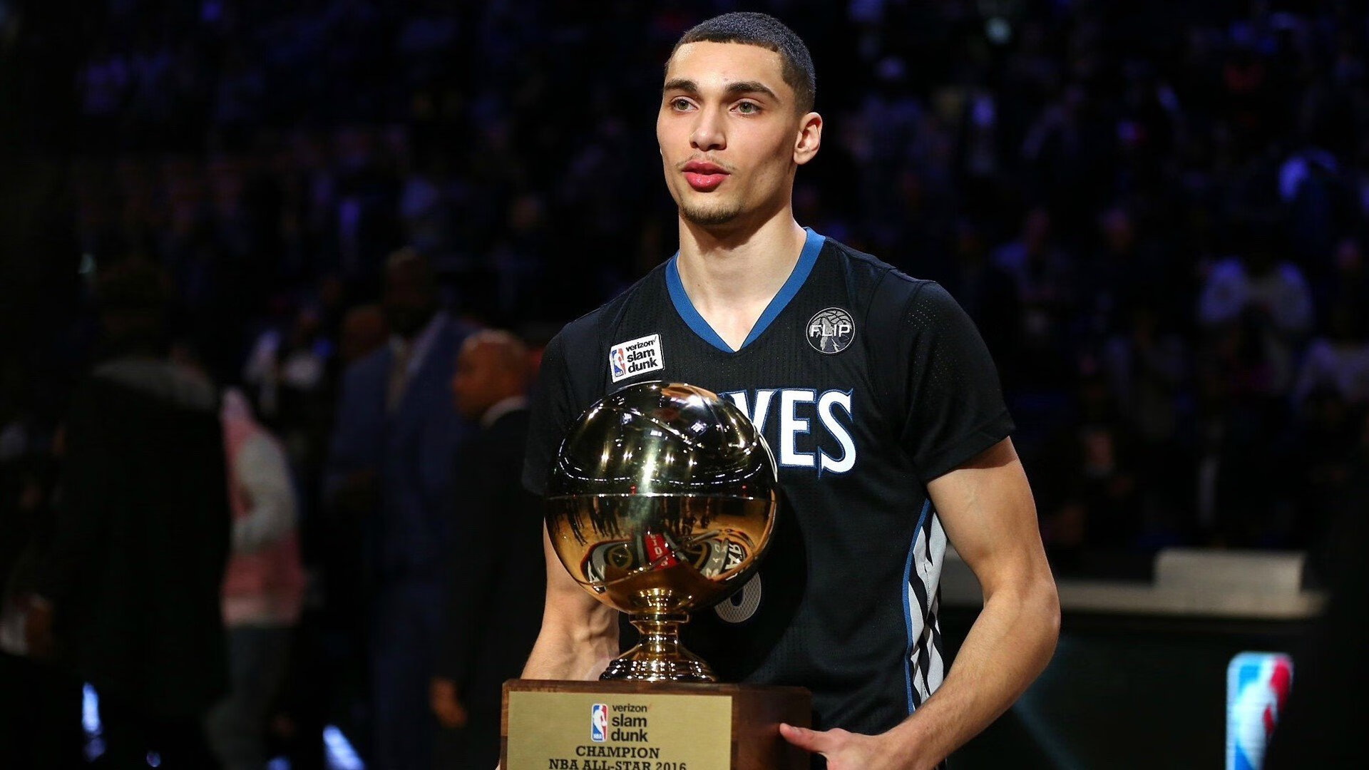 拼搏是中国篮球最真底色，篮球运动拼搏精神